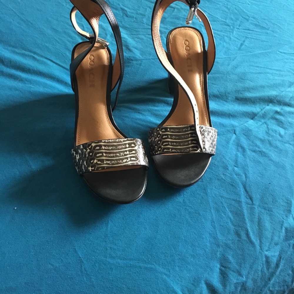 Coach heels - Picture 2 of 3